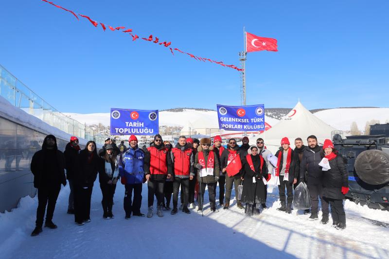 Öğrencilerimiz ve Akademisyenlerimiz "111. Yılında Sarıkamış Şehitlerine Vefa Yürüyüşü"ne Katıldı